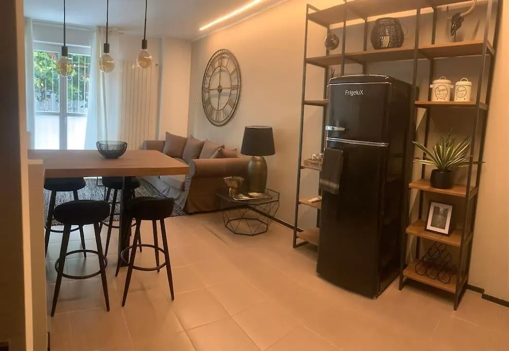 Casa Di Alice- Veratti Milan 0*,  Italy